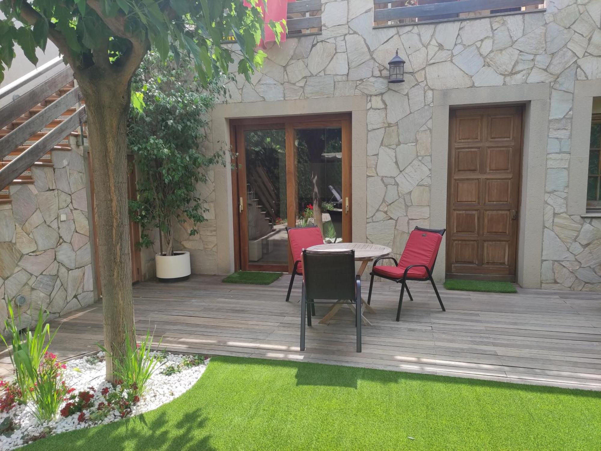 Homestay Independiente De Invitados El Olivo El Prat de Llobregat